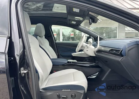 2023 Volkswagen Id.4 Awd Pro S/Awd Pro S Plus z USA, uszkodzony, nr VIN 1V2GNPE82PC001245